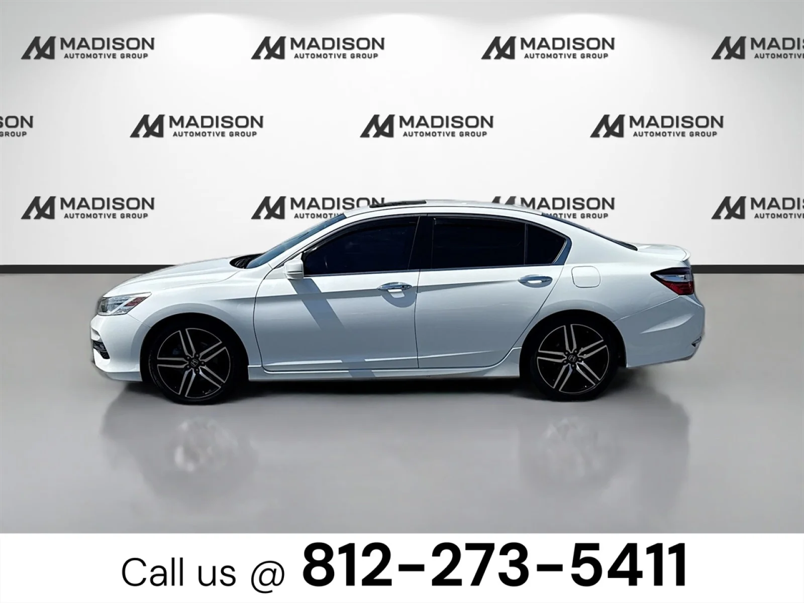 Used 2017 White Honda Touring image 8
