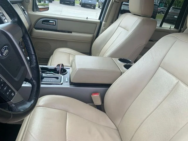 Used 2015 White Ford Limited image 9