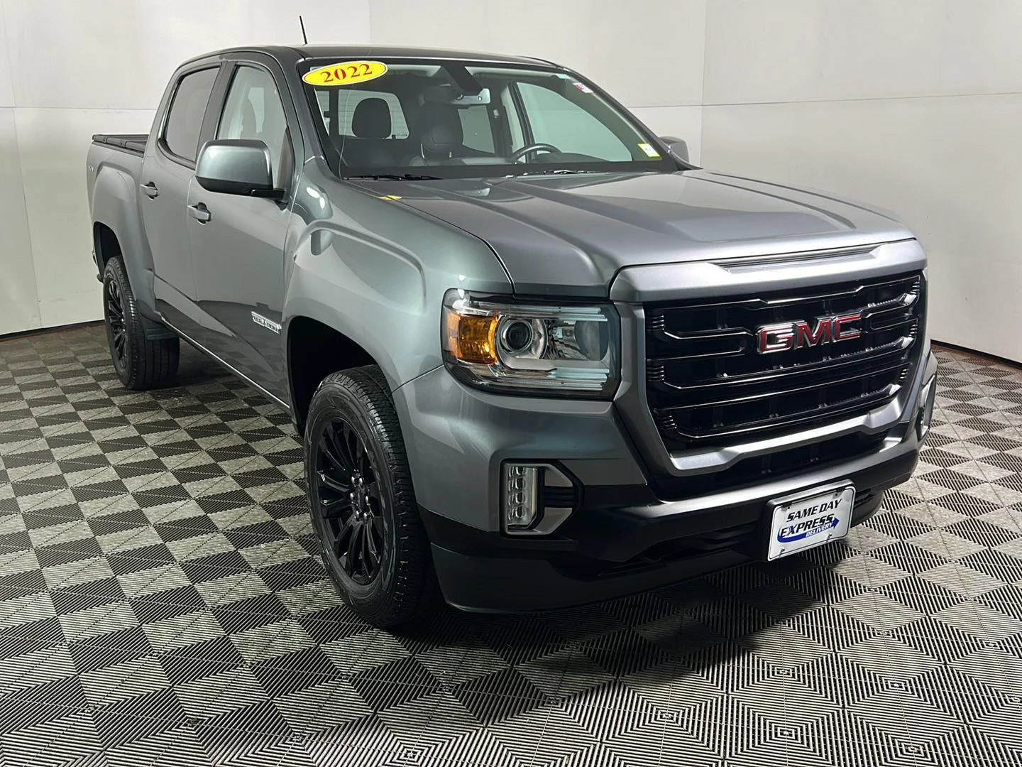 Used 2022 Satin Steel Metallic GMC 4WD Elevation image 4
