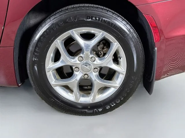 Used 2017 Red Chrysler Limited image 32