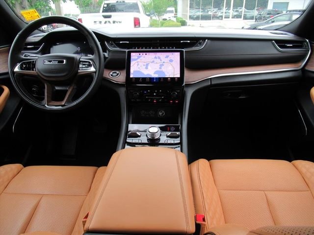 Used 2023 Gray Jeep Summit image 12