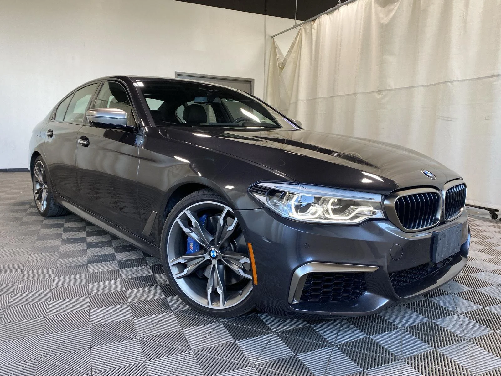 2018 BMW 5 Series M550i xDrive Sedan's photo