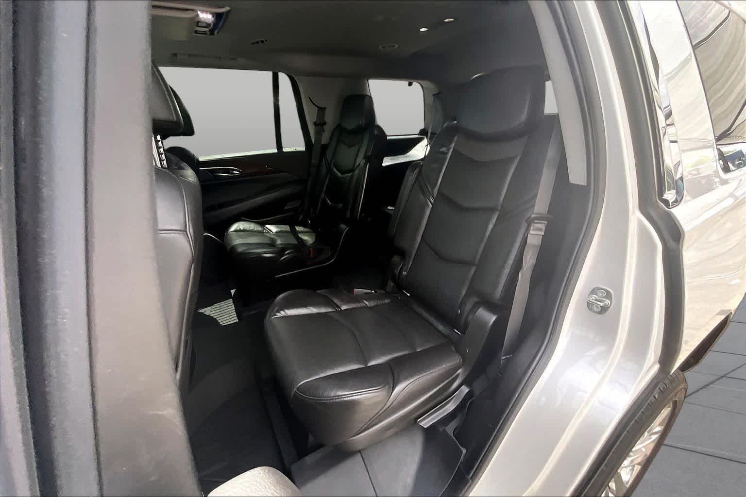 Used 2020 Crystal White Tricoat Cadillac Premium Luxury image 20
