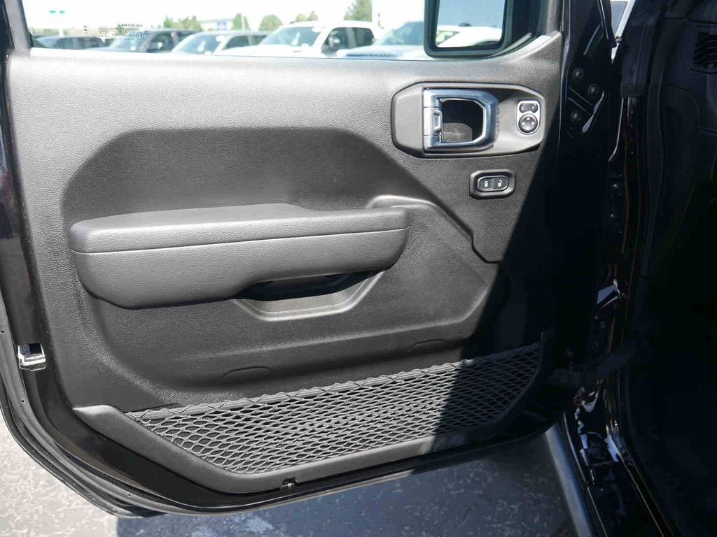Used 2026 Black Jeep Mojave image 27