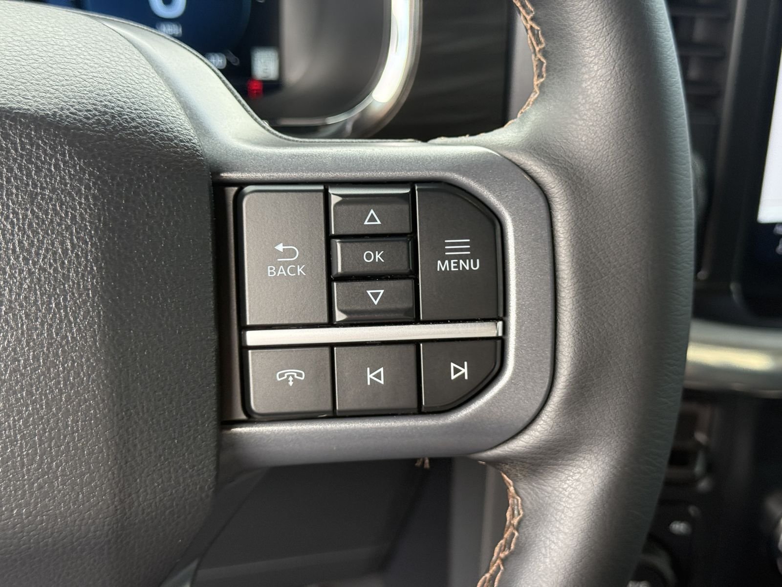 Certified Used 2025 Gray Metallic Ford Lariat image 34