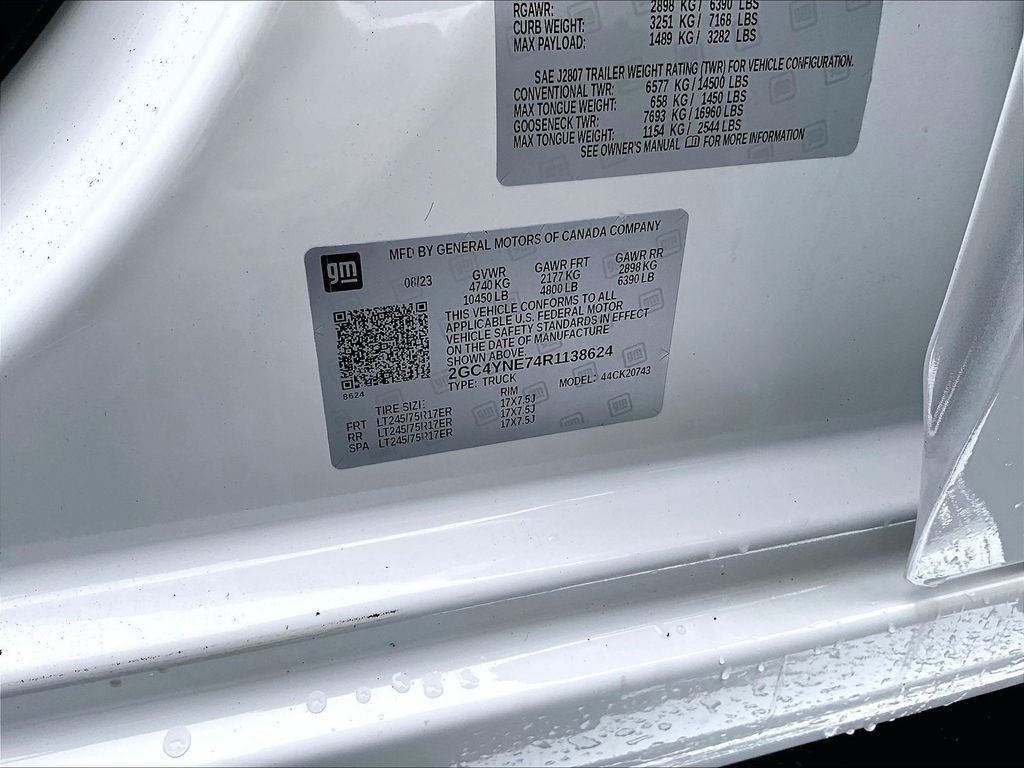 Used 2024 Summit White Chevrolet LT image 36