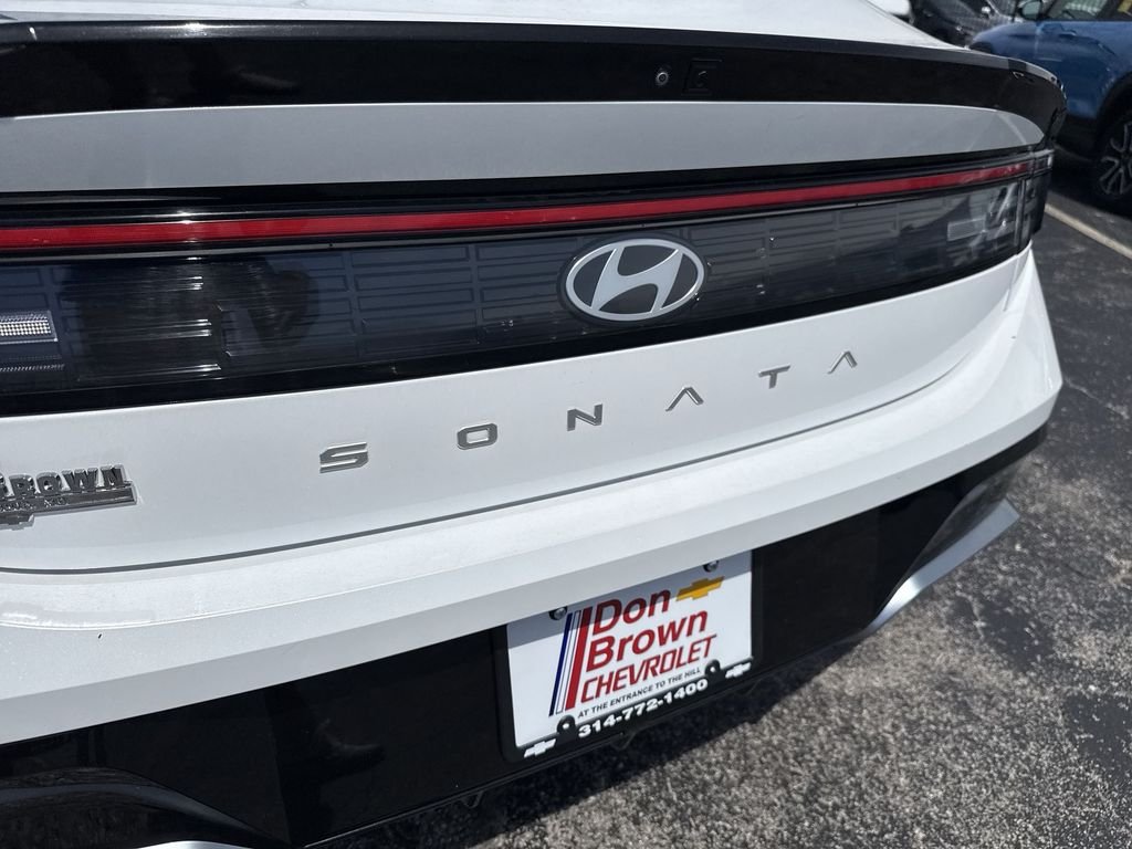 Used 2025 White Hyundai SEL image 76