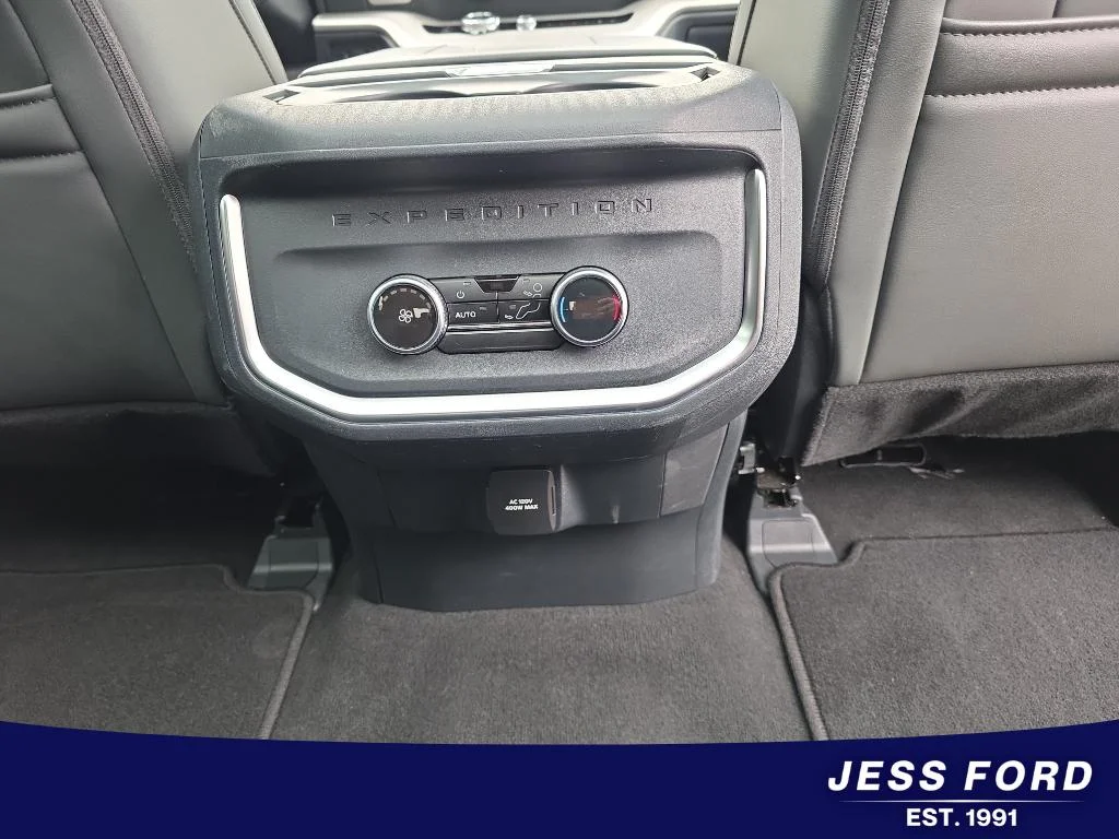 Used 2025 Oxford White Ford Active image 13