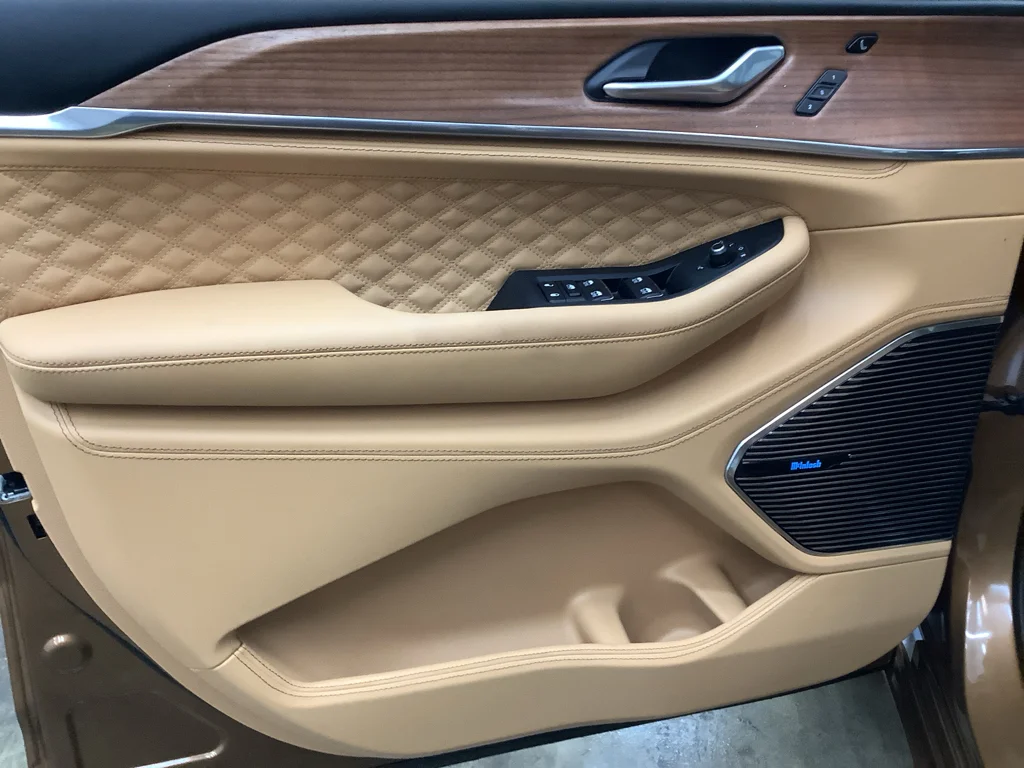 New 2026 Copper Shino Metallic Clear-Coat Exterior Paint Jeep Summit image 12