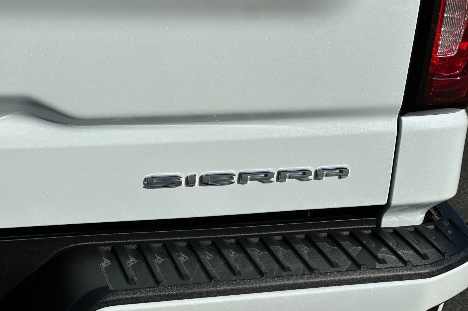 2026 GMC Sierra 1500 Denali - Photo 7