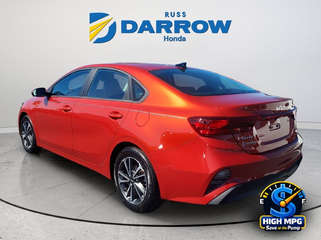 Used 2023 Red Kia LXS image 3