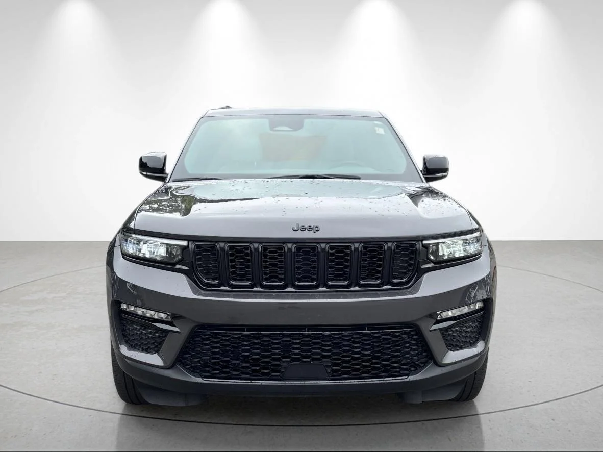 Used 2024 Baltic Gray Metallic Clearcoat Jeep Limited image 8