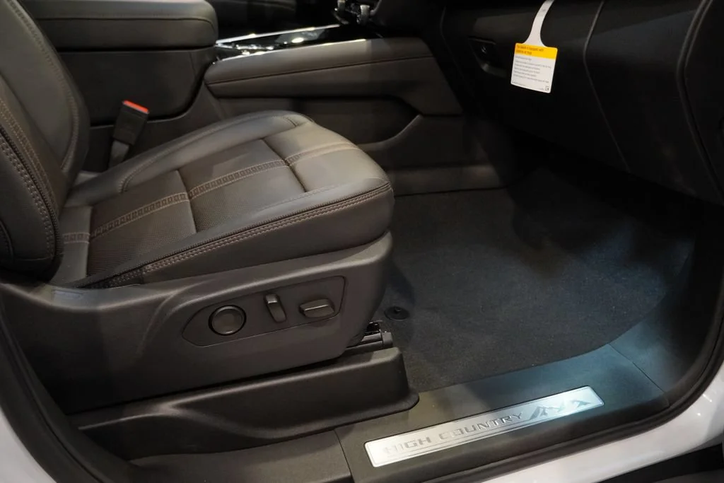 New 2026 Polar White Tricoat Chevrolet High Country image 31