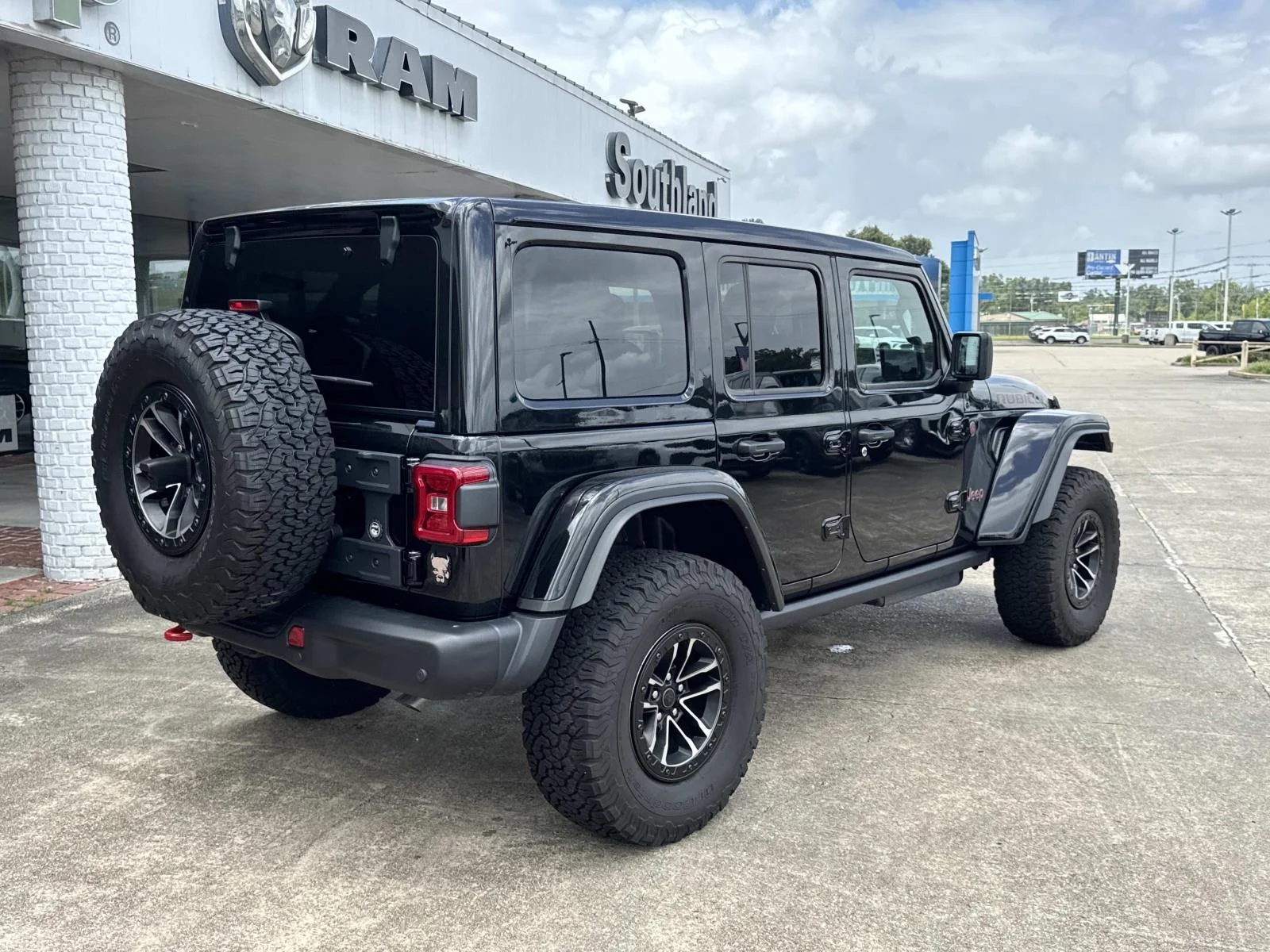 Used 2026 BLACK CLEARCOAT Jeep Rubicon X image 7