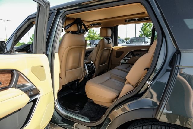 New 2026 Belgravia Green Land Rover SE image 45