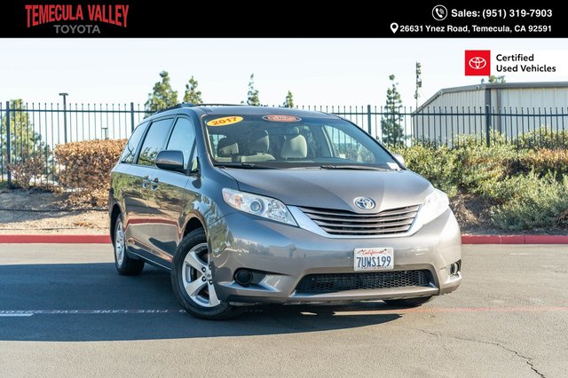2017 Toyota Sienna LE
