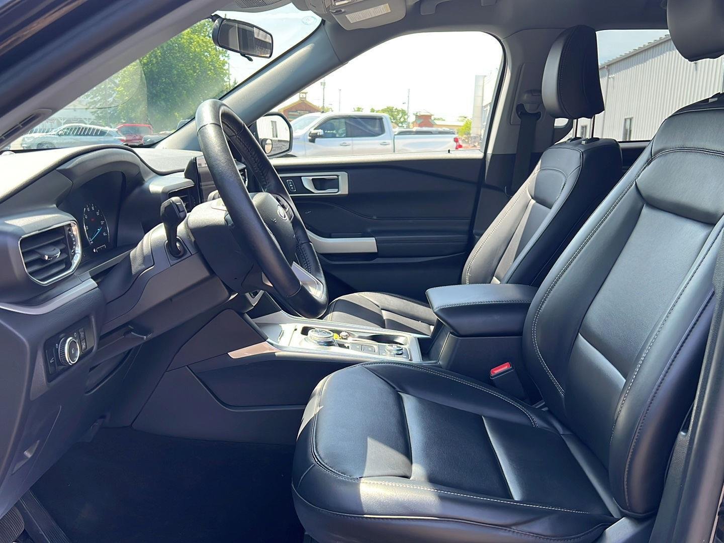 Used 2023 Agate Black Ford XLT image 4