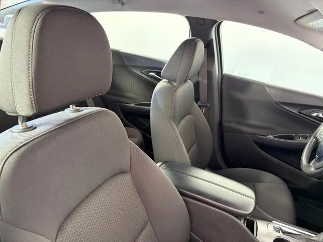 Used 2024 White Chevrolet LT image 29