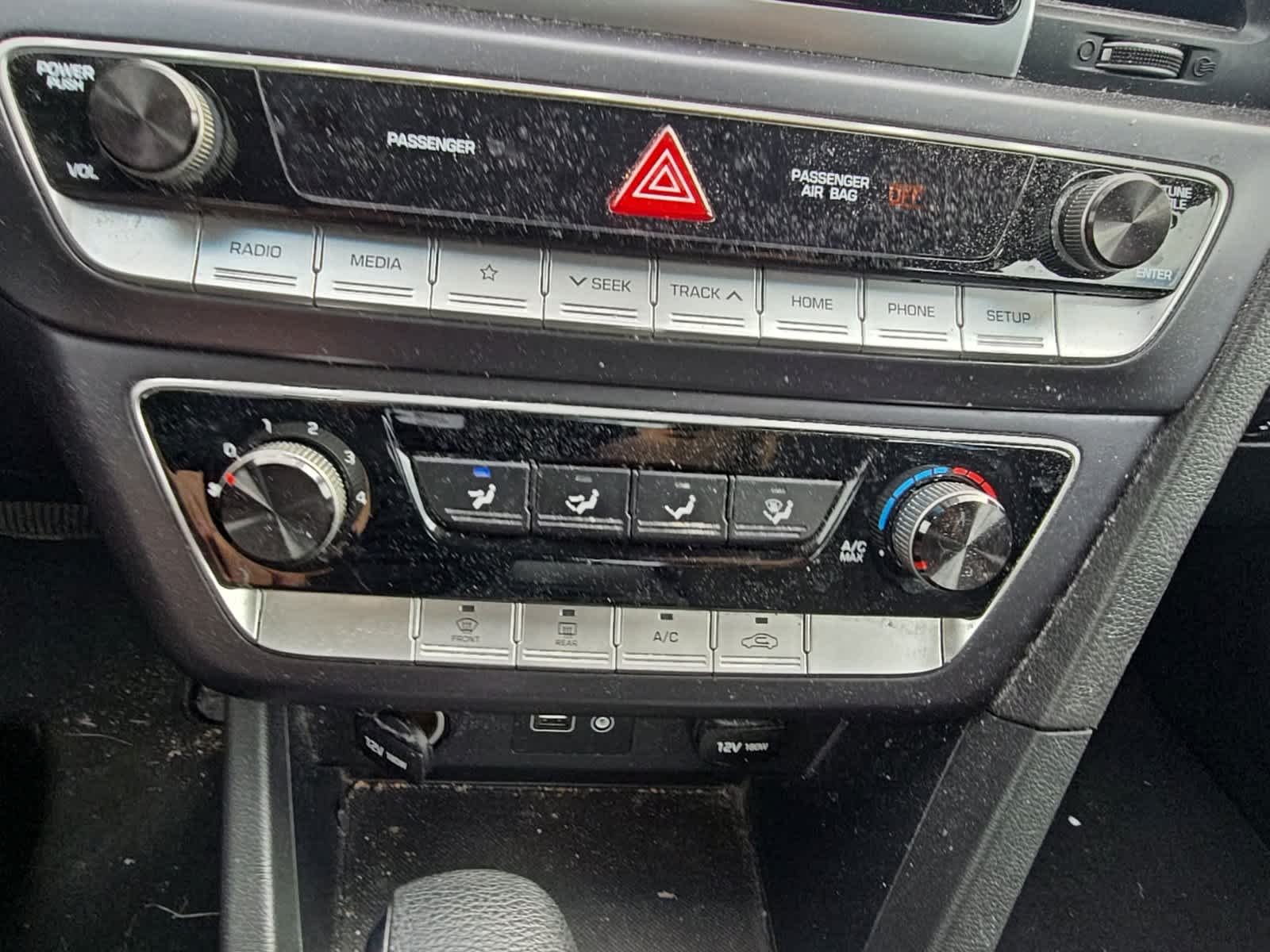 Used 2019 Machine Gray Hyundai SE image 10