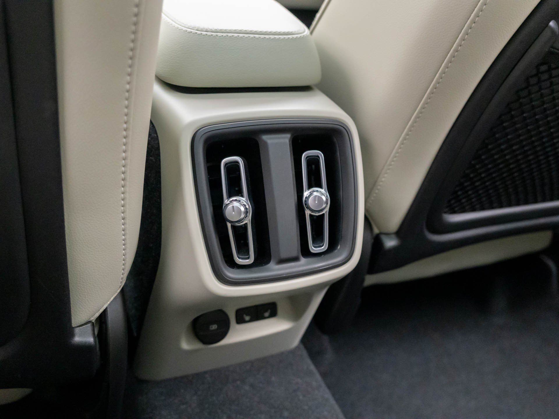 Used 2023 White Volvo Ultimate image 20