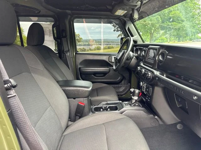 Used 2022 Green Jeep Unlimited Sport Altitude image 11