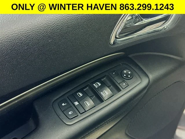 Used 2018  Dodge SXT image 17
