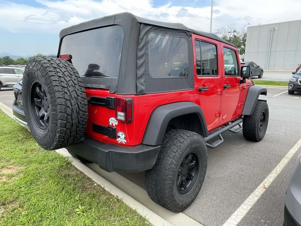 Used 2018 Firecracker Red Clearcoat Jeep Sport S image 4