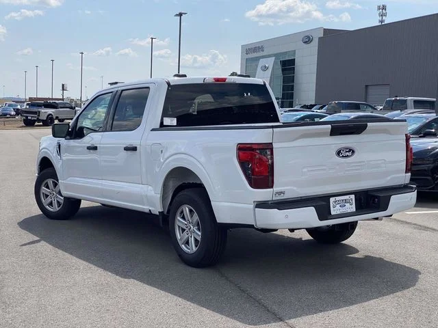 New 2026 Oxford White Ford XLT image 4