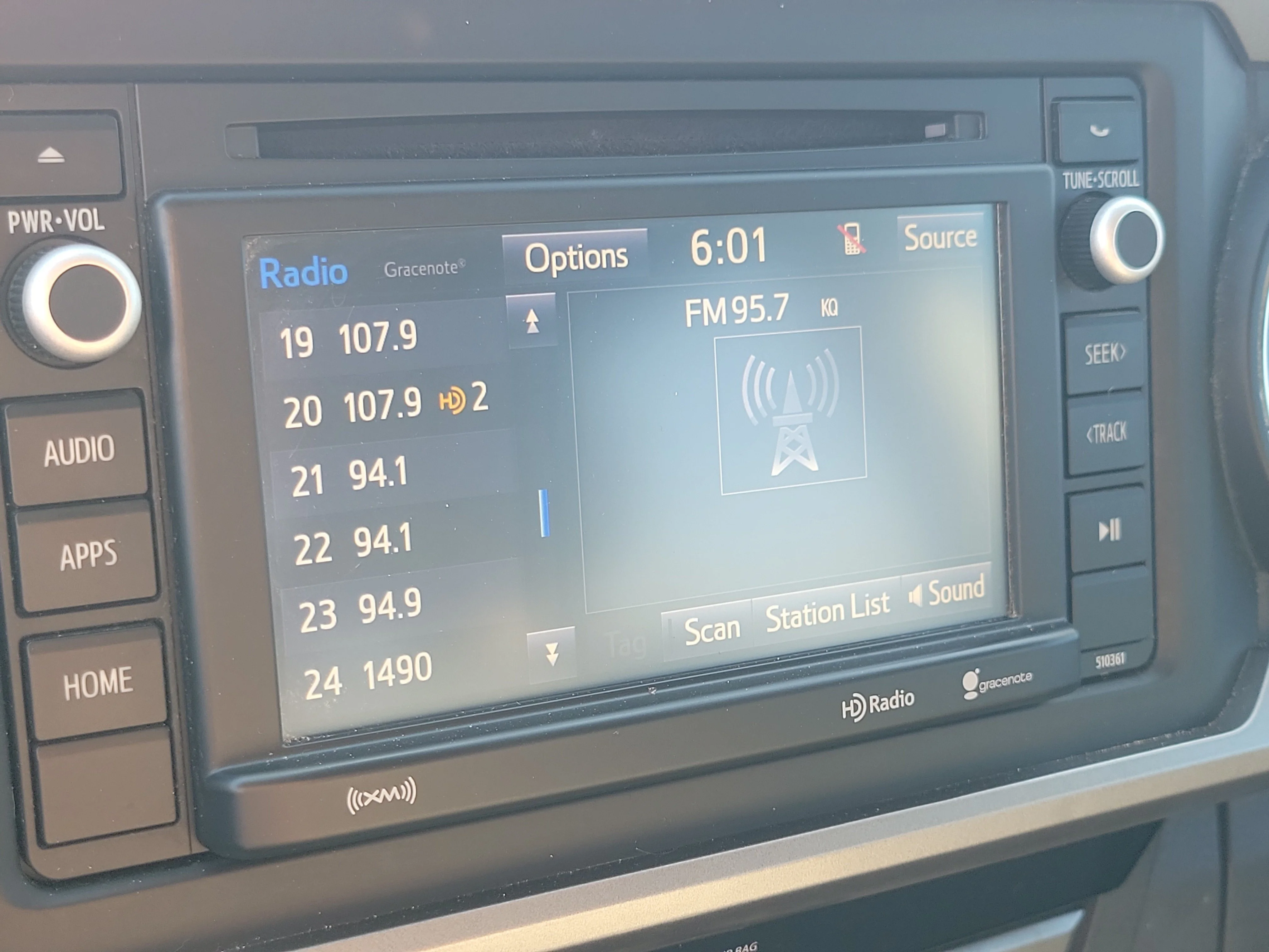 Used 2018 Silver Sky Metallic Toyota SR5 image 21