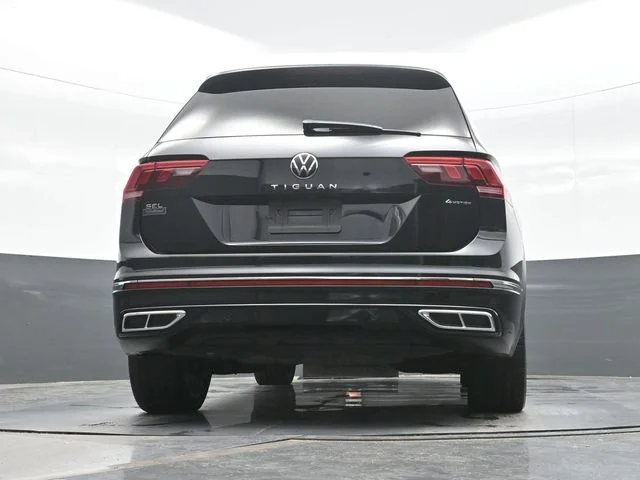 Used 2022 Black Volkswagen 2.0T SEL R-Line image 18
