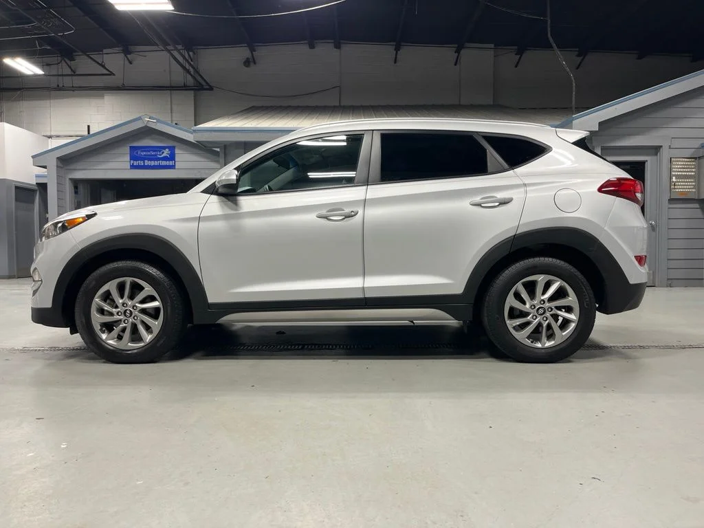 Used 2018 Molten Silver Hyundai SEL image 4