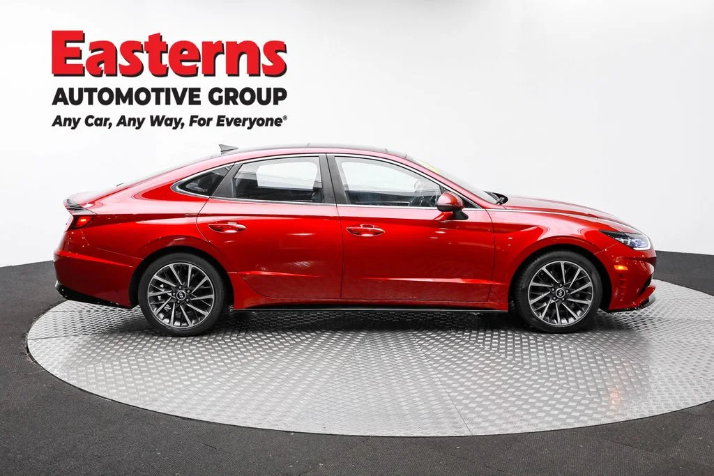 Used 2023 Red Hyundai Limited image 4