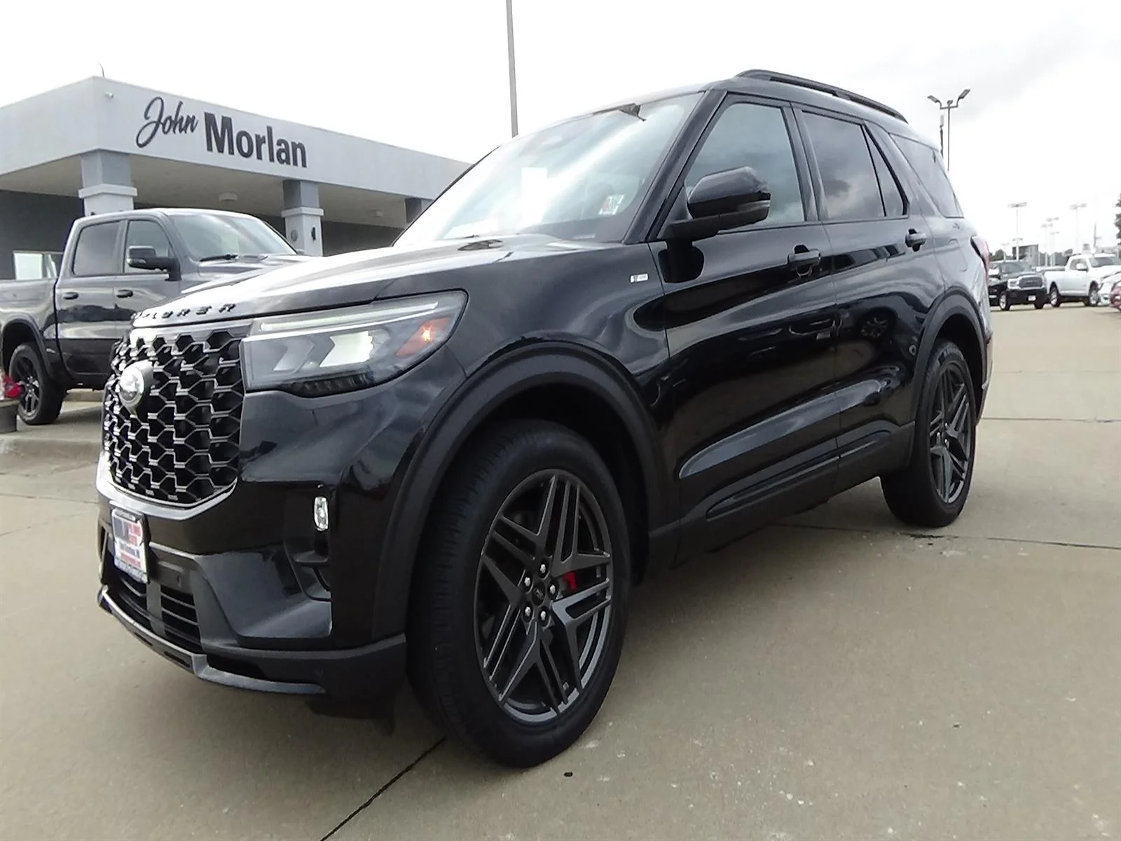 Used 2025 Agate Black (um) Ford ST-Line image 2