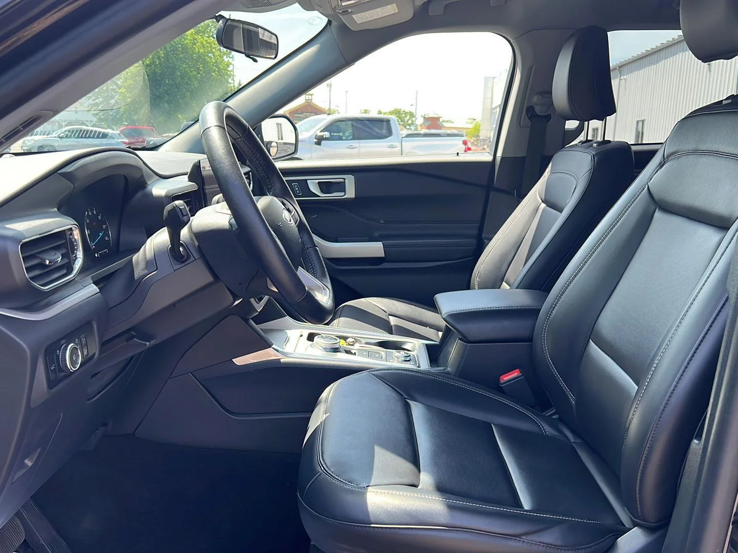 Used 2023 Agate Black Ford XLT image 4