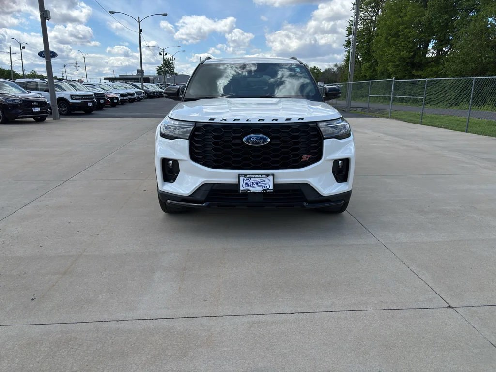Used 2025 Star White Ford ST image 8