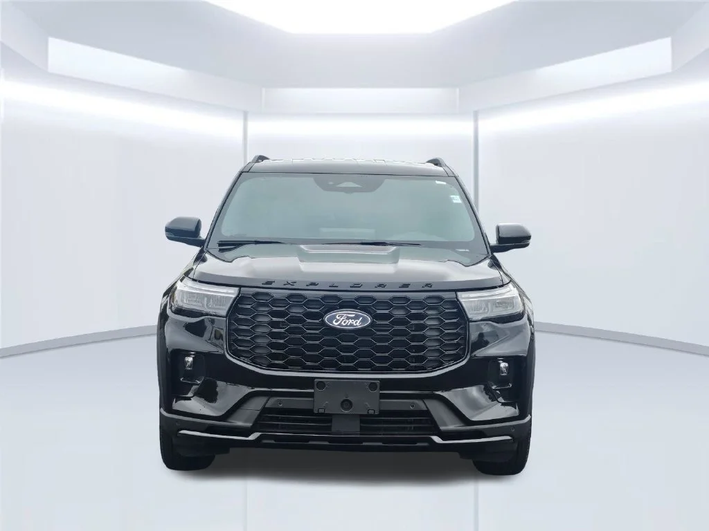 New 2027 Agate Black Metallic Ford ST-Line image 18