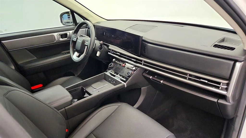 Used 2025 Serenity White Hyundai SEL FWD image 23