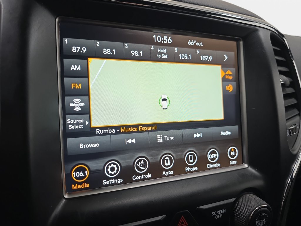 Used 2018 Bright White Clearcoat Jeep Altitude image 20