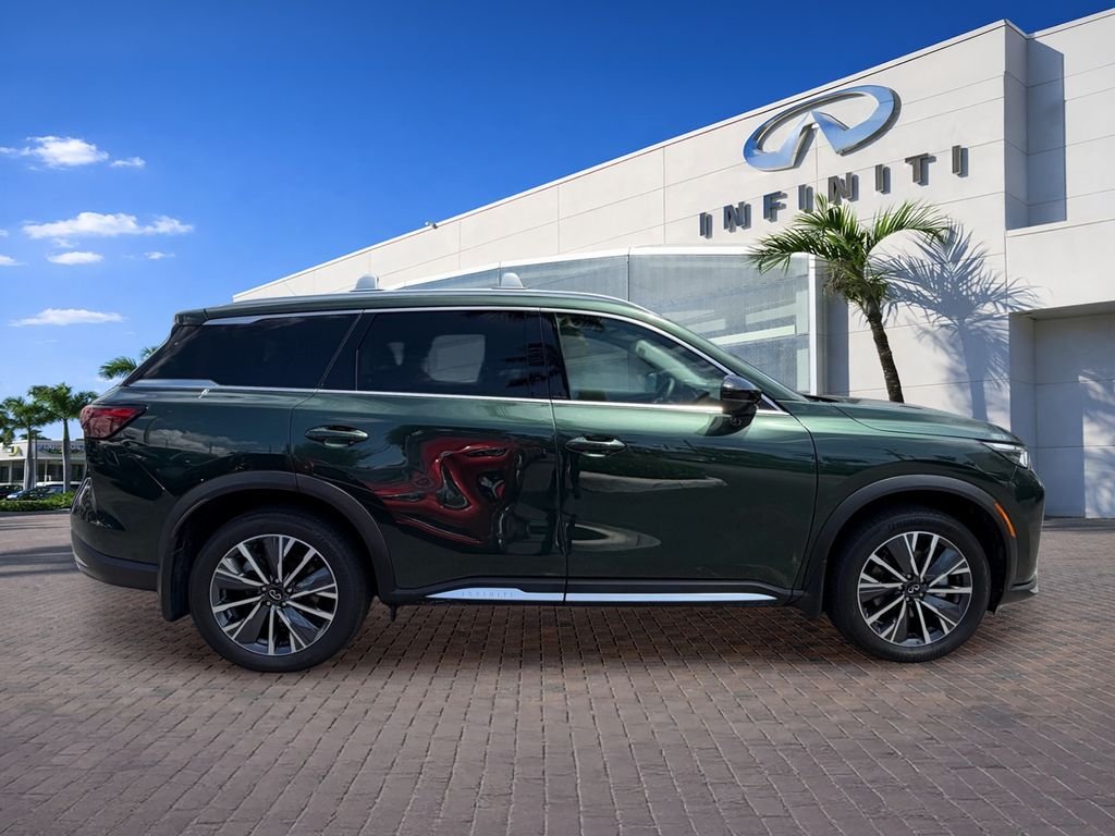 Used 2026 Green INFINITI LUXE image 8