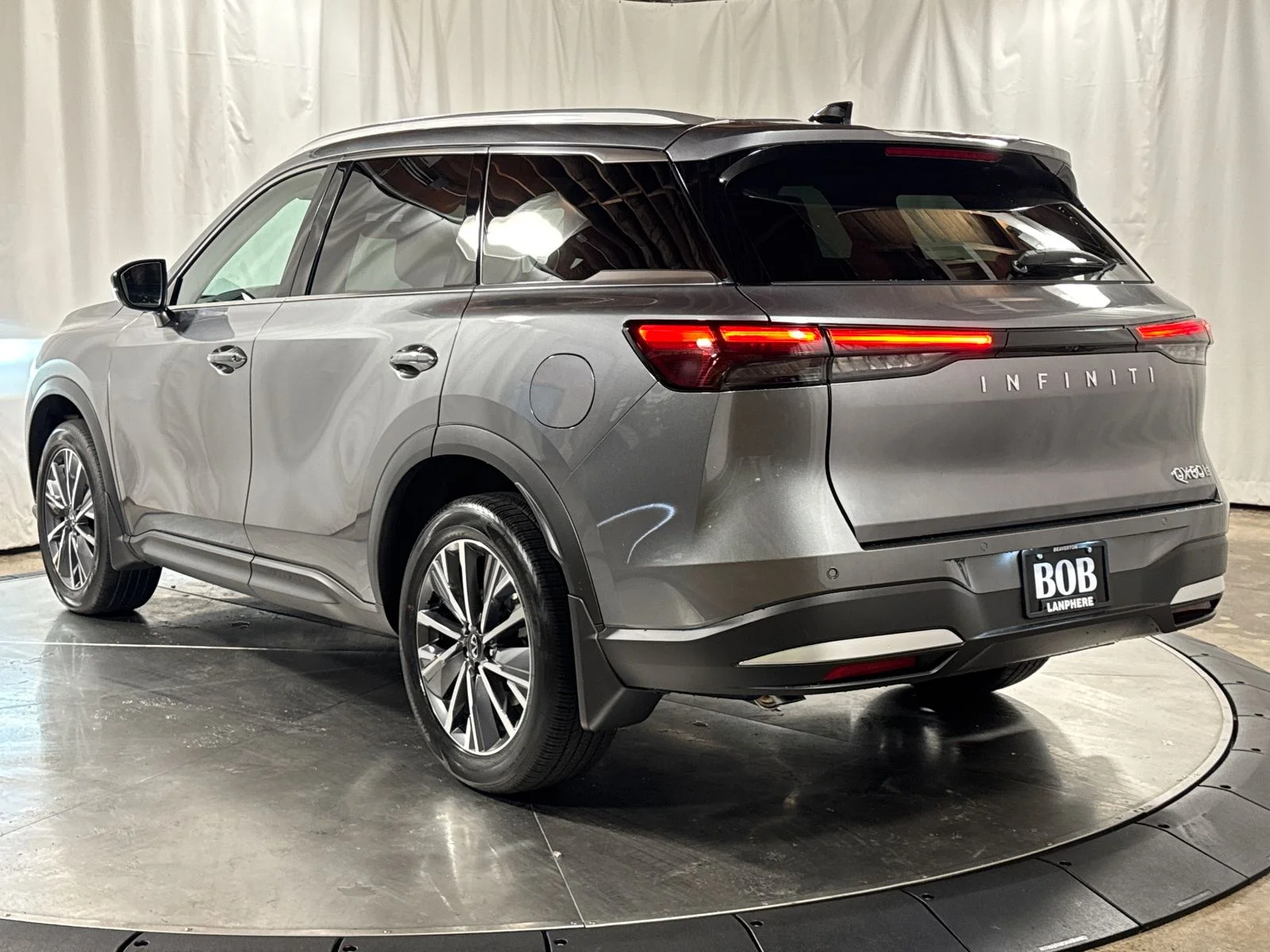 New 2027 GRAPHITE SHADOW INFINITI Luxe AWD image 9