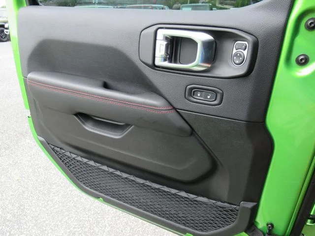 Certified Used 2025  Jeep Rubicon image 21