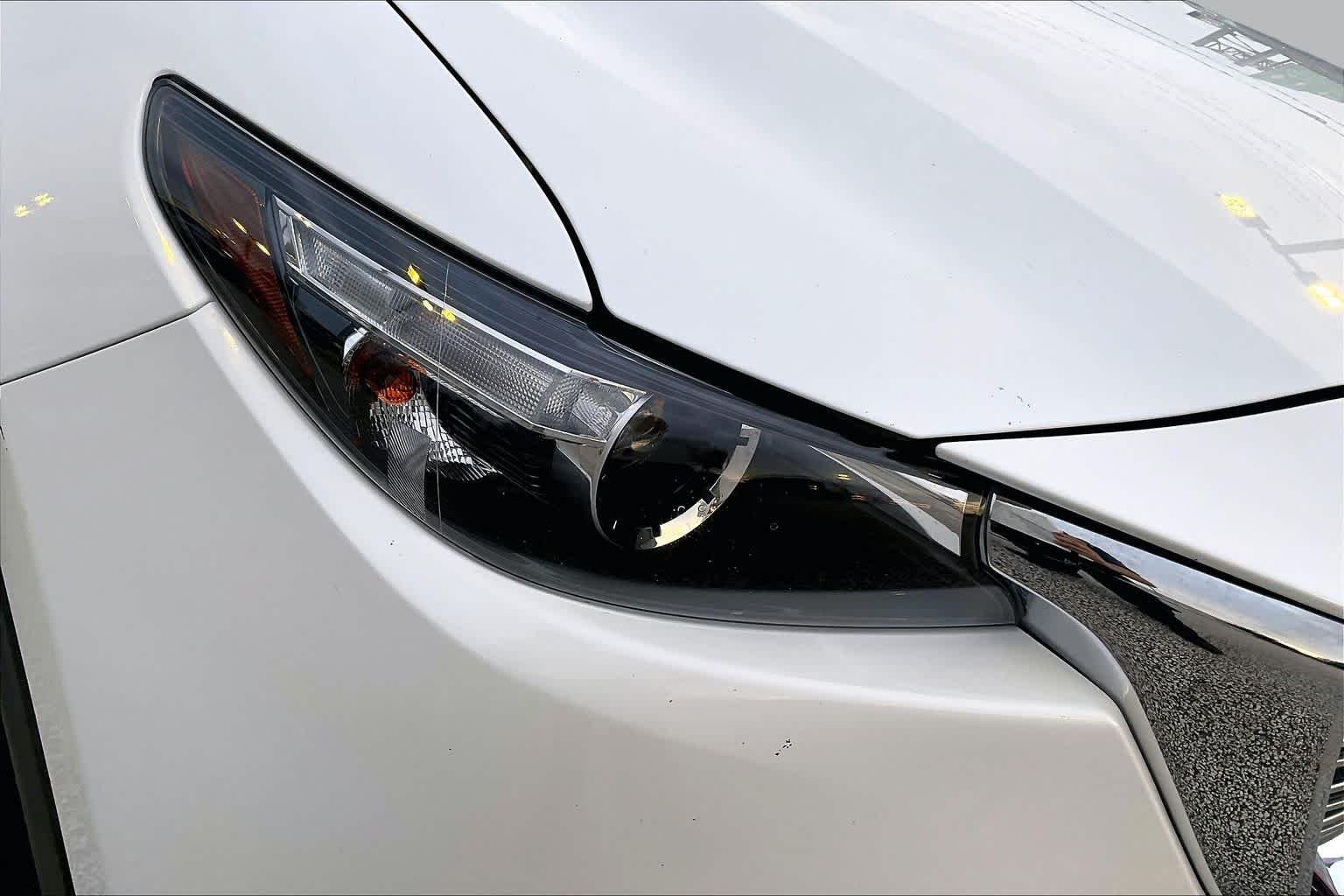 Used 2021 Snowflake White Pearl Mica Mazda Touring image 26