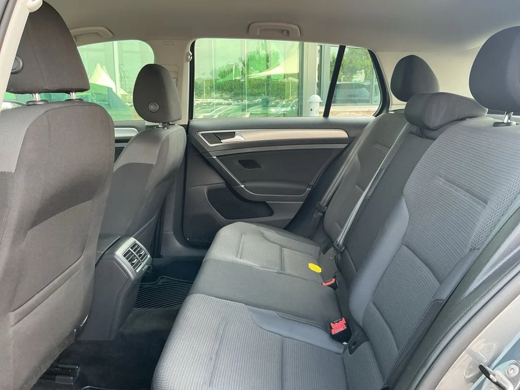Used 2016 Gray Volkswagen TSI S 4-Door image 21