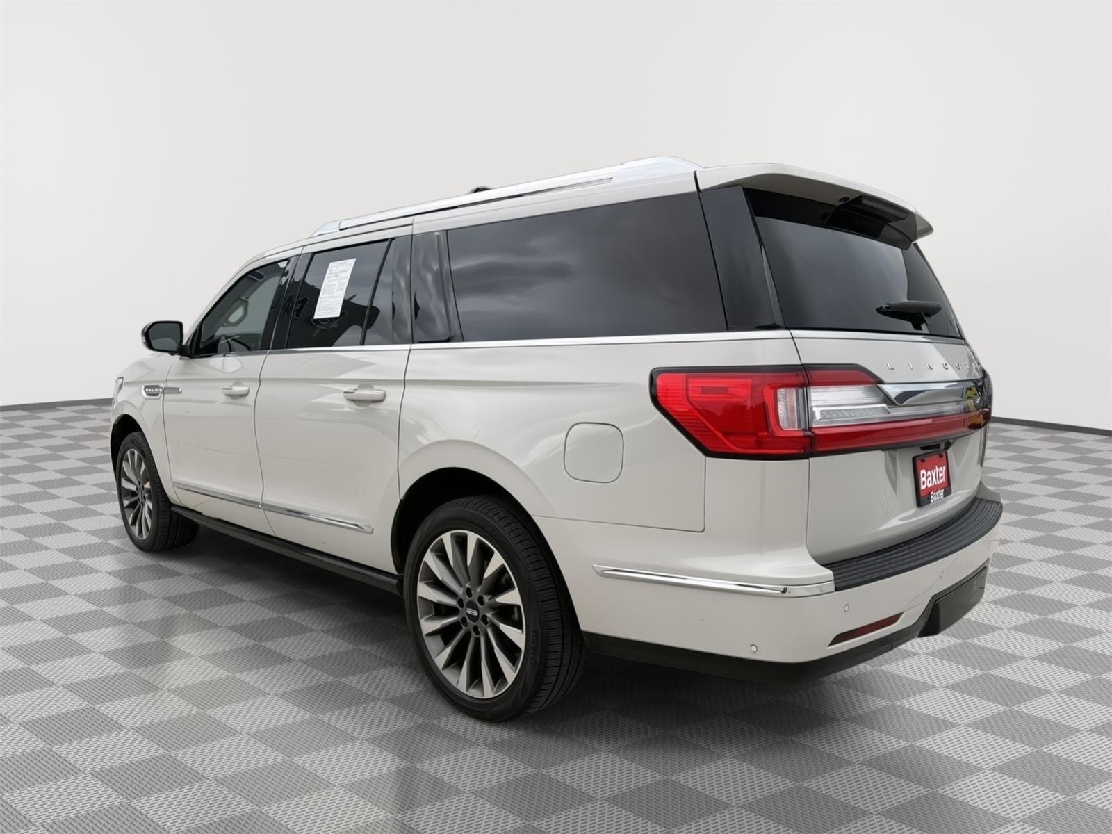 Used 2020 Ceramic Pearl Lincoln Reserve image 3