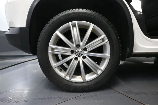 2013 Volkswagen Tiguan SE - Photo 13