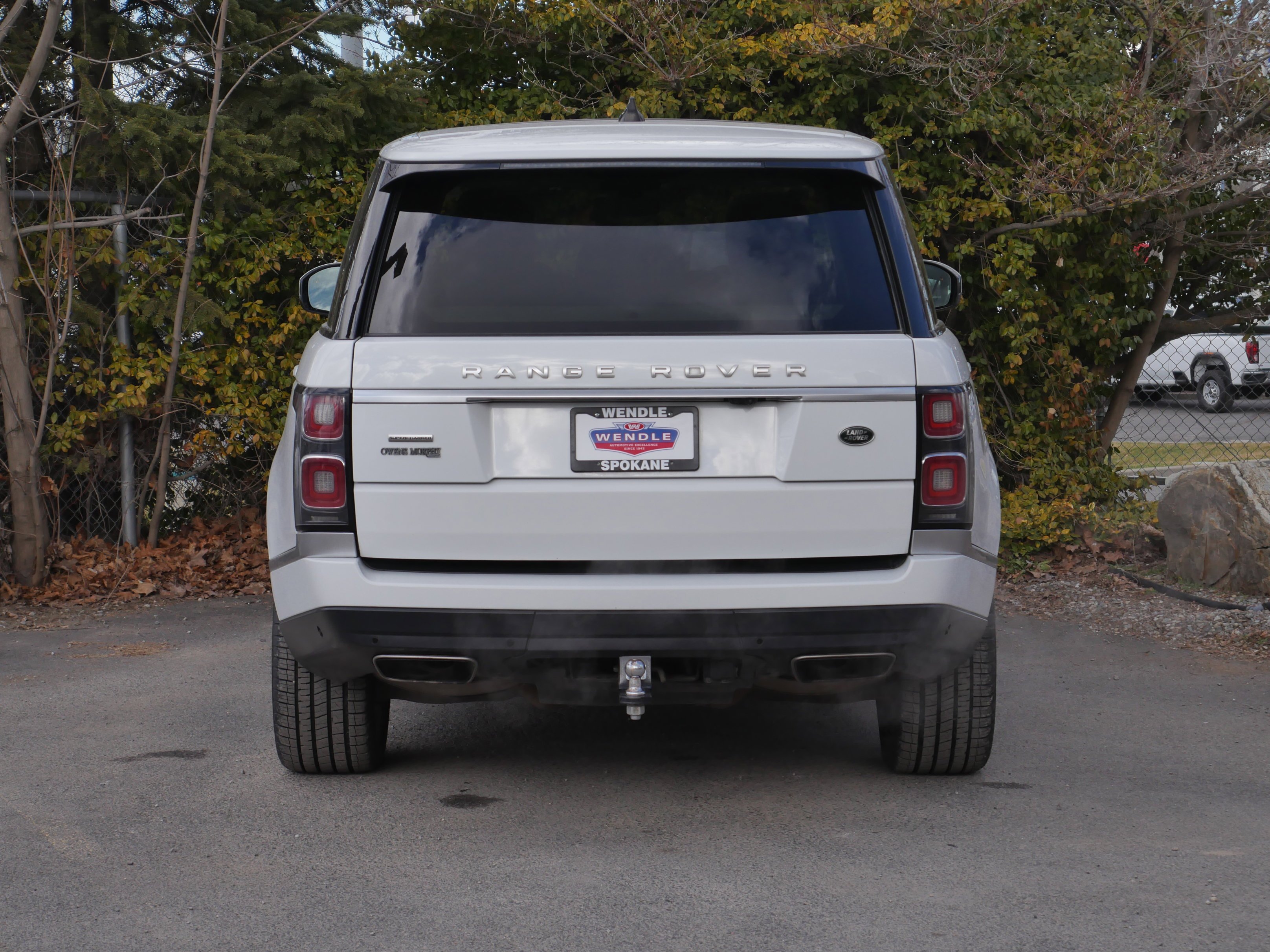 Used 2019 Fuji White Land Rover  image 25