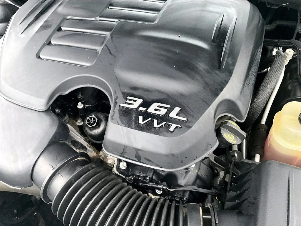 Used 2023 Gray Dodge SXT image 34