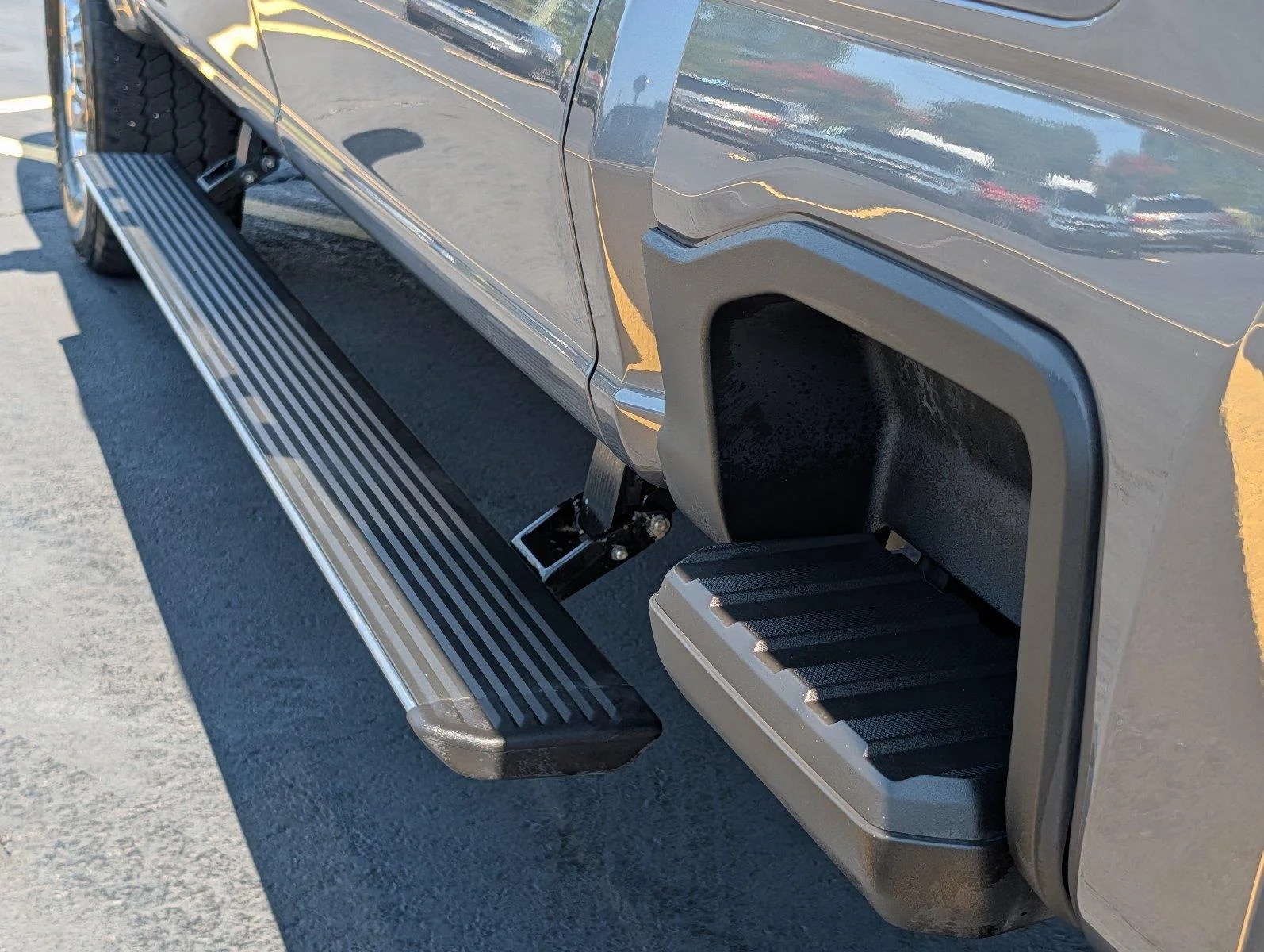 Used 2024 Carbonized Gray Ford Lariat image 36