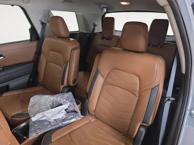Used 2024 Gray Nissan Platinum image 13