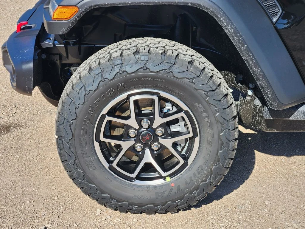 New 2026 Black Clear-Coat Exterior Paint Jeep Rubicon image 7